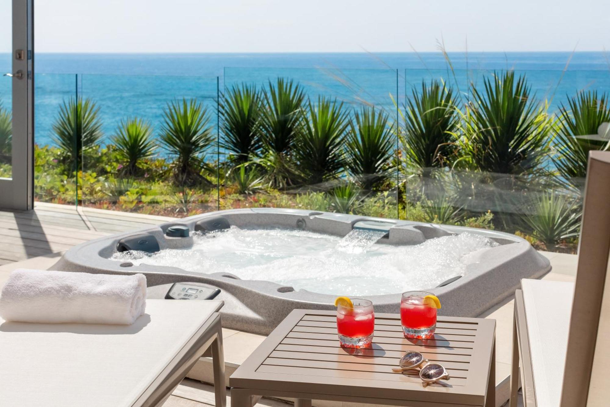 Azura Bermuda Hotel Mount Pleasant Екстериор снимка